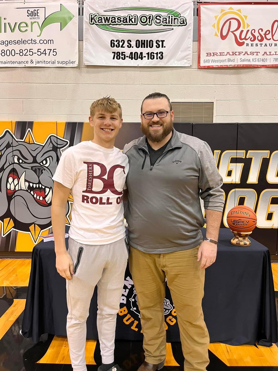 talan_11's tweet photo. Signing was a success!! Thank you @jaysonartaz and the rest of the Bethel Men’s Basketball Staff! https://t.co/qsfchbW2XY
