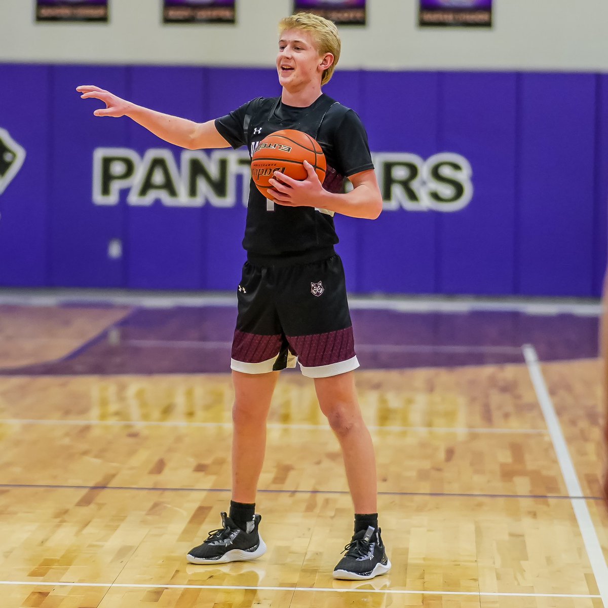DavenportHoops's tweet photo. Carson Bloess currently leads all of Texas 4A boys basketball in total assists and assists per game! Great job @CBloess !! https://t.co/zRanDtoWq8