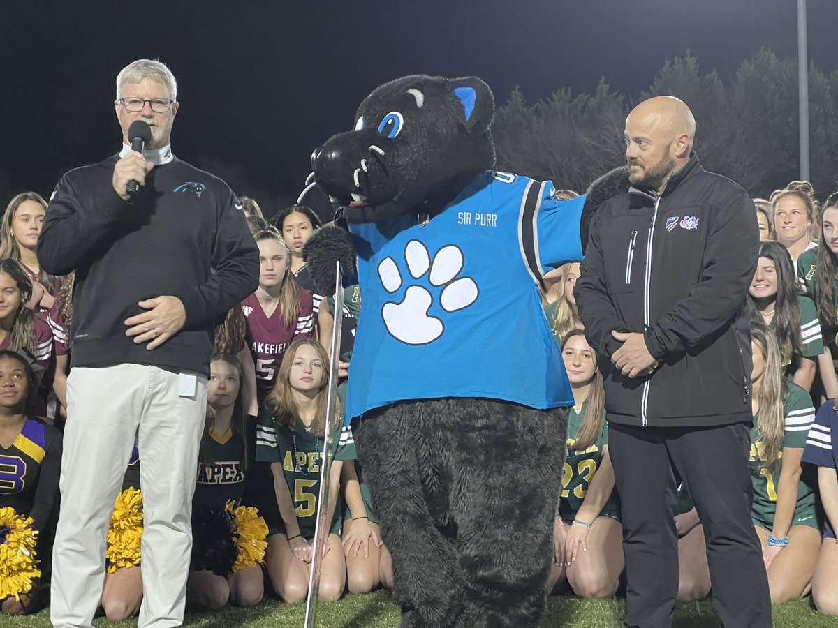 WCPSS_Athletics's tweet photo. Sights &amp; Sounds From Tonight’s Women’s Flag Football Kickoff! 👧🏽🏈🔥 https://t.co/JkMLwaj1HJ