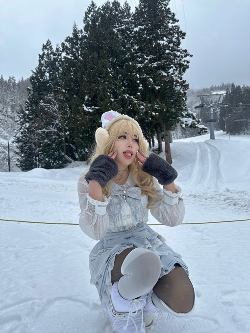 Hola crayola ❄️ https://t.co/fmYO3jEoXk