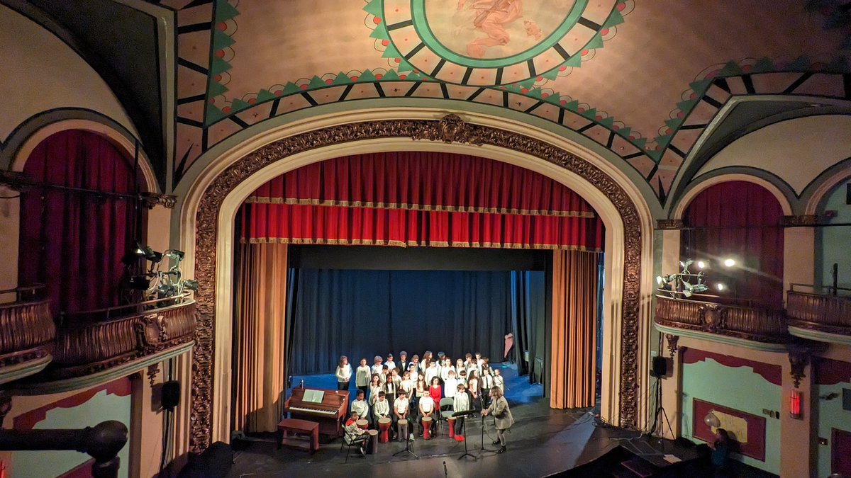 Brown_PTA's tweet photo. Thank you @svilletheatre for supporting your local schools. From U2 to Norah Jones to the 3rd grade recorder orchestra, many great acts have graced this stage. What an amazing community we have in @SomervilleCity. https://t.co/2BD88qnez3