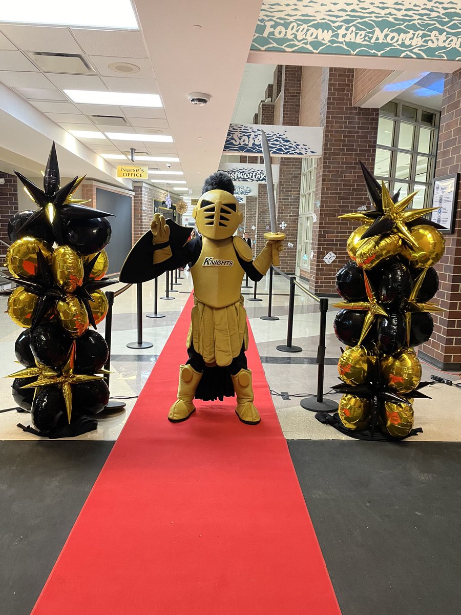 GNHSActivities's tweet photo. Great night welcoming our incoming freshmen! Welcome to NORTH!!! 🖤🤍💛 @GNHSAthletics @D127GetsReal @GrayslakeNorth https://t.co/V5Tx7VQ2qo