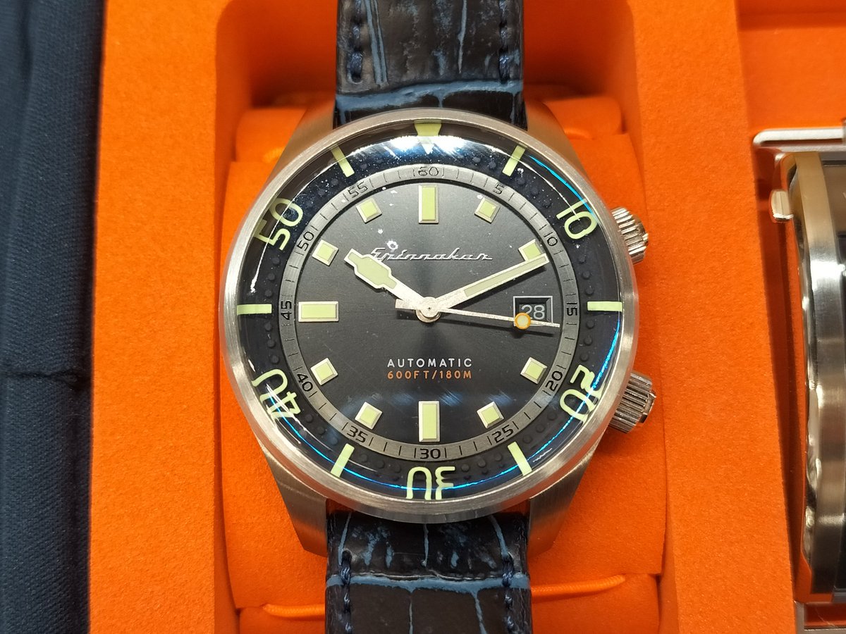 hardofftakikawa's tweet photo. 腕時計入荷しました⌚

#ハードオフ　#hardoff　#中古
#リユース　#腕時計　#watch
#自動巻　#gucci　#epson
#spinnaker https://t.co/kNHdGE6YqT
