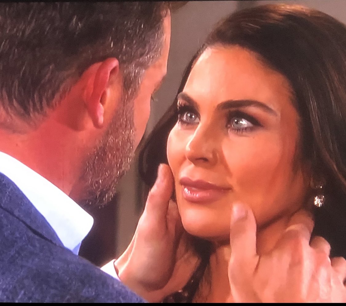maryland5564's tweet photo. Missing these two faces together on the screen #Days #bringbackchloe 🫶🏼 #Broe❤️ https://t.co/AXWTzt7Ho0