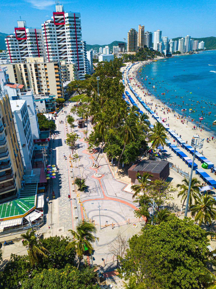carlosecaicedo's tweet photo. El aumento exponencial del turismo en Santa Marta refleja el crecimiento de la ciudad y la planificación de nuestro modelo de Gobierno. La llegada, en enero, de 7 cruceros es producto de 12 años de trabajo, resultados, obras e inversiones, que hemos realizado para convertir este lugar en un destino de interés tanto para nacionales como extranjeros.

En esta temporada vacacional, la ocupación hotelera ha estado entre el 86% y el 96%. Cerca de 172 mil turistas nos visitaron solo en el puente de Reyes, y miles durante toda la temporada, logrando un dinamismo positivo en la economía. La Santa Marta de hoy, sin duda, cuenta con mejor infraestructura y supera a la que recibimos de los clanes políticos tradicionales en 2012. Hemos generado obras turísticas y confianza.
