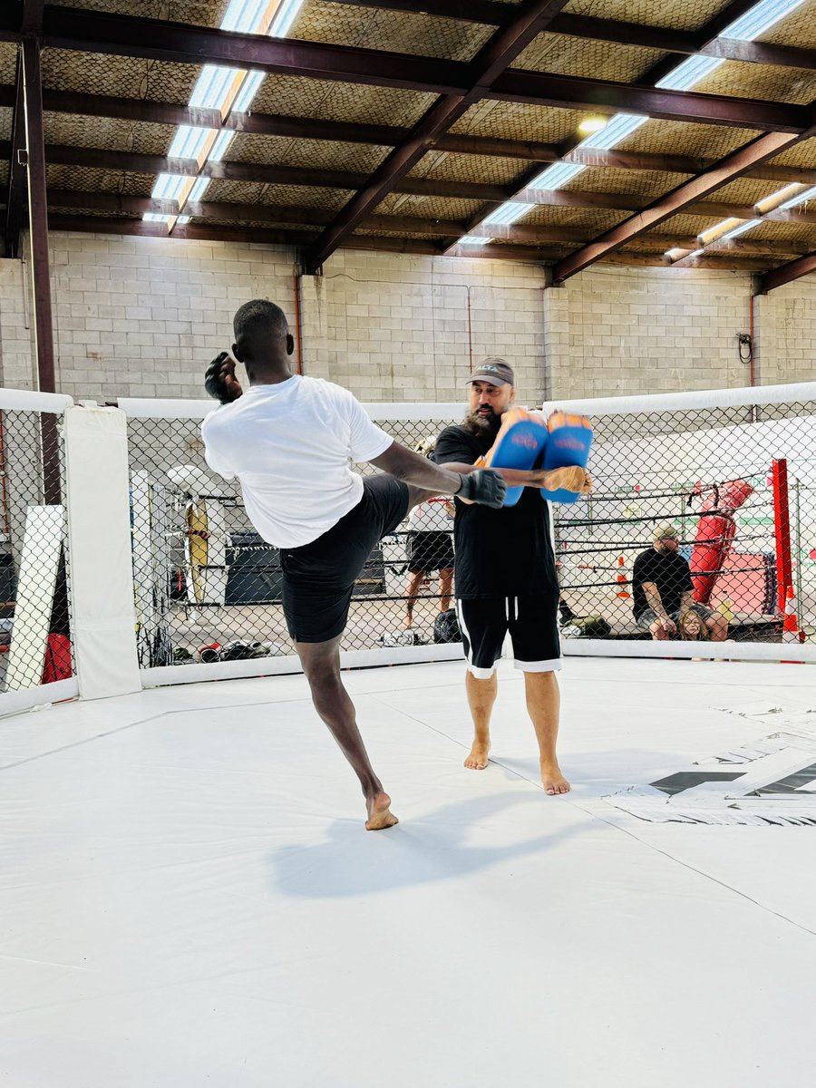 Israel Adesanya tweet media