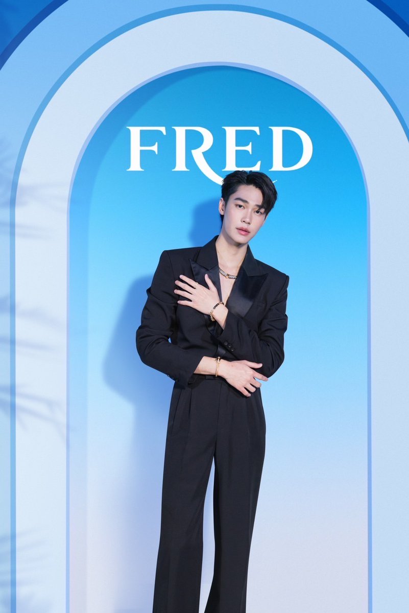 MagazineHug's tweet image. 🔆หล่อเกินต้าน! "ดิว จิรวรรตน์" Friend of FRED คนล่าสุดของประเทศไทยร่วมงาน "Inner Light High Jewelry" เมื่อวันที่ 9 มกราคมที่ผ่านมา ณ โรงแรมโฟร์ซีซัน ริมแม่น้ำเจ้าพระยา 

#ALLCHANNEL 
#ALLCHANNELTH  
#FREDHighjewelry 
#FREDJewelry 
#GMMTV