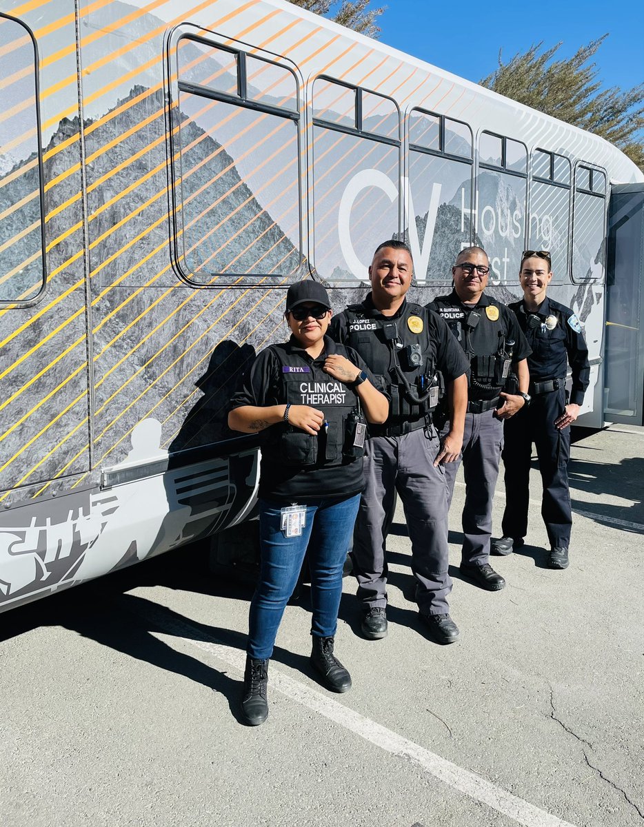 Indiopd's tweet photo. The Resource Fair for the unsheltered at Miles Parks today was a success! Thank you to all of our partnering agencies who provided services and everyone who came out in support. #ourcommunityourcommitment #indiopolice #resourcefair @CityofIndio https://t.co/lZWDE4CB5m