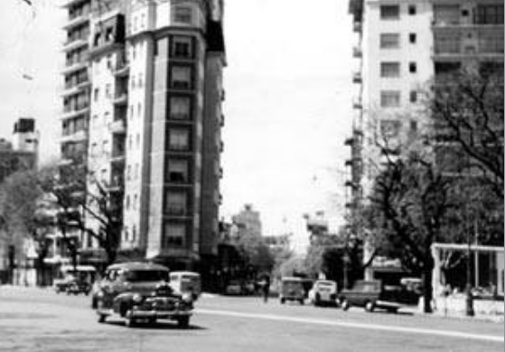 belgranohisto's tweet photo. Avenida del Libertador y Soldado de la Independencia. Año 1963. https://t.co/FByL3wWNu6