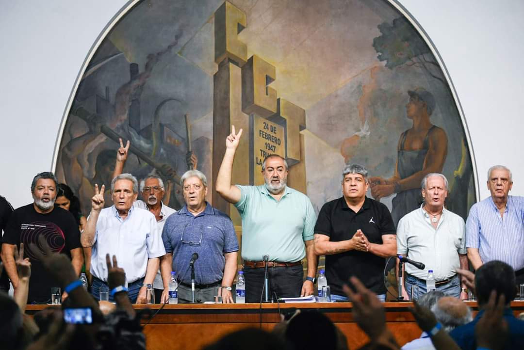 CronicaSindicaL's tweet photo. #REGIONALESCGT #PLENARIONACIONAL Contundente apoyo de más de 70 DELEGACIONES de todo el país a "la estrategia y acción de la CGTRA" al PARO y MOVILIZACIÓN del 24 de enero en rechazó al DNU y la LEY OMNIBUS. @hectordaer @pablomoyano_ok @DeportesCGTok 
https://t.co/P9i653VXuL https://t.co/pgB1t6j9DZ