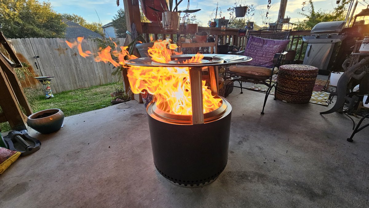 CosmicalChief's tweet photo. Feeling like putting my new fire pit to work tomorrow for my first Friday night fire in the dunes of the new year. Put out the word and come hang. (Yeah, this is the limited edition Snoop Dogg version) #firstburn #firstfire #solostove @SoloStove @SnoopDogg https://t.co/2CXwWzs1LA