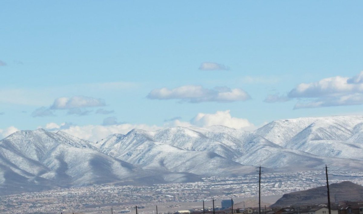 elguerolanchero's tweet photo. #vegas #snow #vistas #cold #weather #yearspast #memories Las Vegas, the views from my archives https://t.co/q2TXXGFqD0