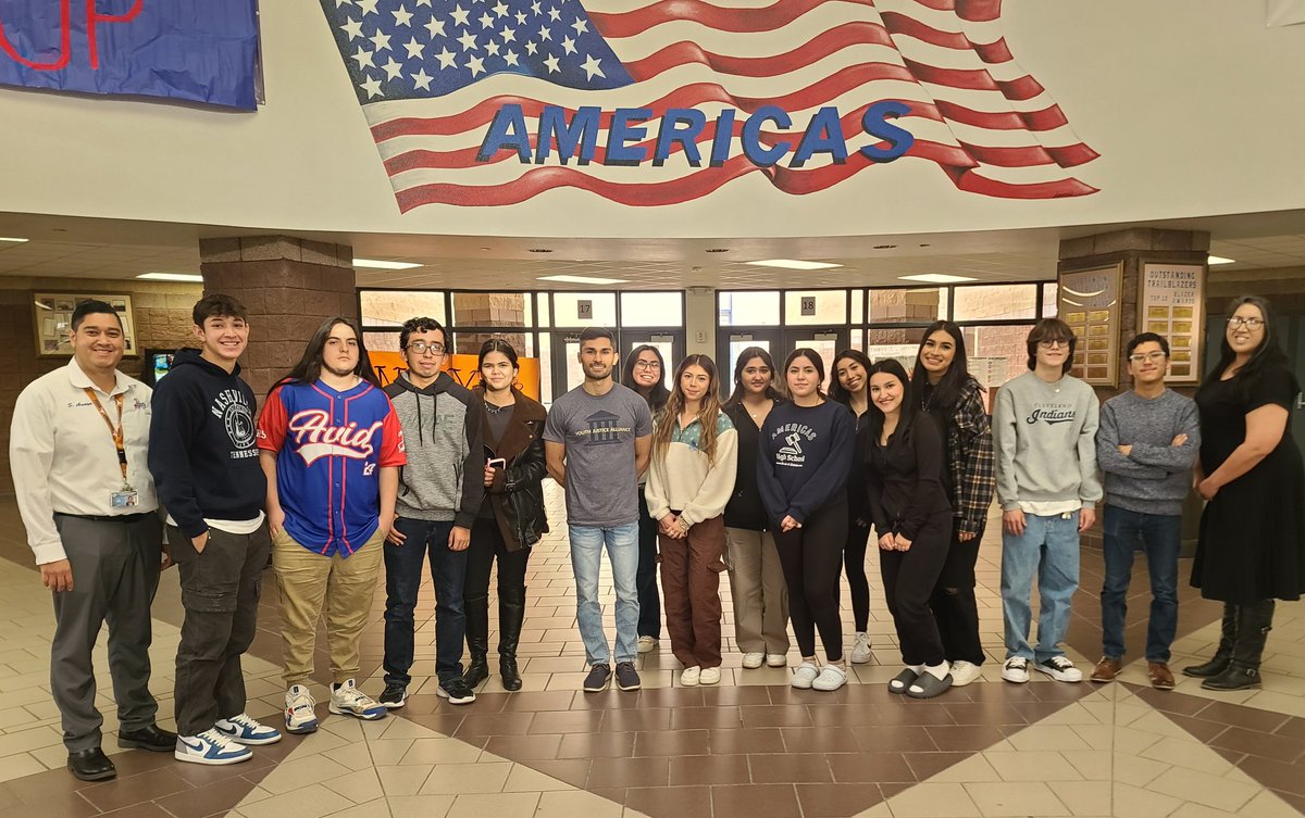 The_Law_Teacher's tweet photo. Immense gratitude to @ArminSalek of Youth Justice Alliance for providing fellowship opportunities to our @Ahs_Libertas Scholars!

Be ready for LIBERTAS to be representatives in YJA and the legal community this summer!

#ThisIsLIBERTAS
#TheStandardIsHigh

@Americas_HS @SocorroISD https://t.co/RiDfOZlBQw