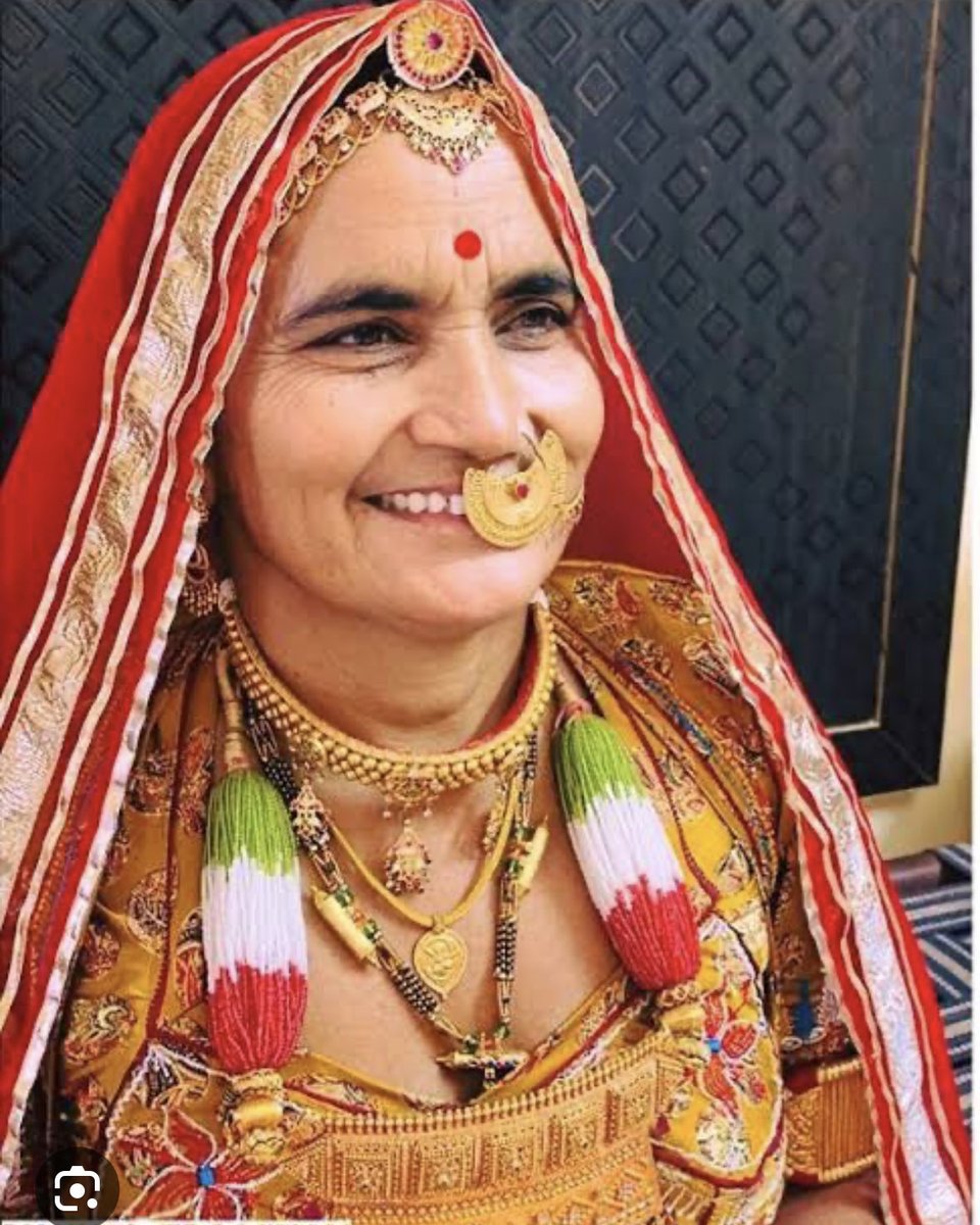 badrina00904404's tweet photo. सांचौर की पूरी जनता,अधिकारियों और कार्मिकों ने मुझे अकूत मोहब्बत और सम्मान दिया।
इसका अंदाज़ा आपके बधाई संदेशों से लगा।
सांचौर के लोग बहुत ही अच्छे और मिलनसार है।यहाँ लोगों का पहनावा,भोजन,नर्मदा का पानी ,आबोहवा और नारी सौदर्य अद्भुत ! Miss U &amp; Love U Sanchore
फोटो प्रतीकात्मक है. https://t.co/MHk3DUZBCT