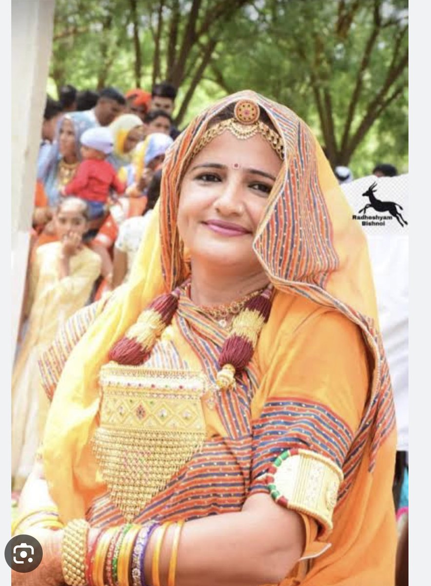 badrina00904404's tweet photo. सांचौर की पूरी जनता,अधिकारियों और कार्मिकों ने मुझे अकूत मोहब्बत और सम्मान दिया।
इसका अंदाज़ा आपके बधाई संदेशों से लगा।
सांचौर के लोग बहुत ही अच्छे और मिलनसार है।यहाँ लोगों का पहनावा,भोजन,नर्मदा का पानी ,आबोहवा और नारी सौदर्य अद्भुत ! Miss U &amp; Love U Sanchore
फोटो प्रतीकात्मक है. https://t.co/MHk3DUZBCT