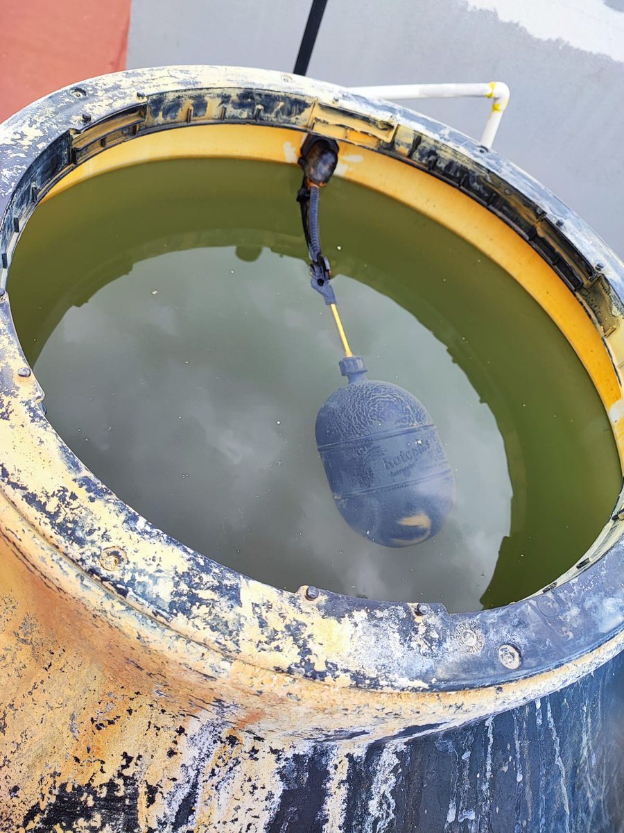 IvetteR02766780's tweet photo. @CAASIM, Así la condición del agua en Viñedos Señeros, privada Alsacia en municipio de Zempoala, no es agua nada potable, vecinos ya levantaron reportes y ustedes no han dado solución, 
Es imposible poder tener una calidad de vida Sana con esta situación #QueremosSolucion https://t.co/JUnsQd4luB