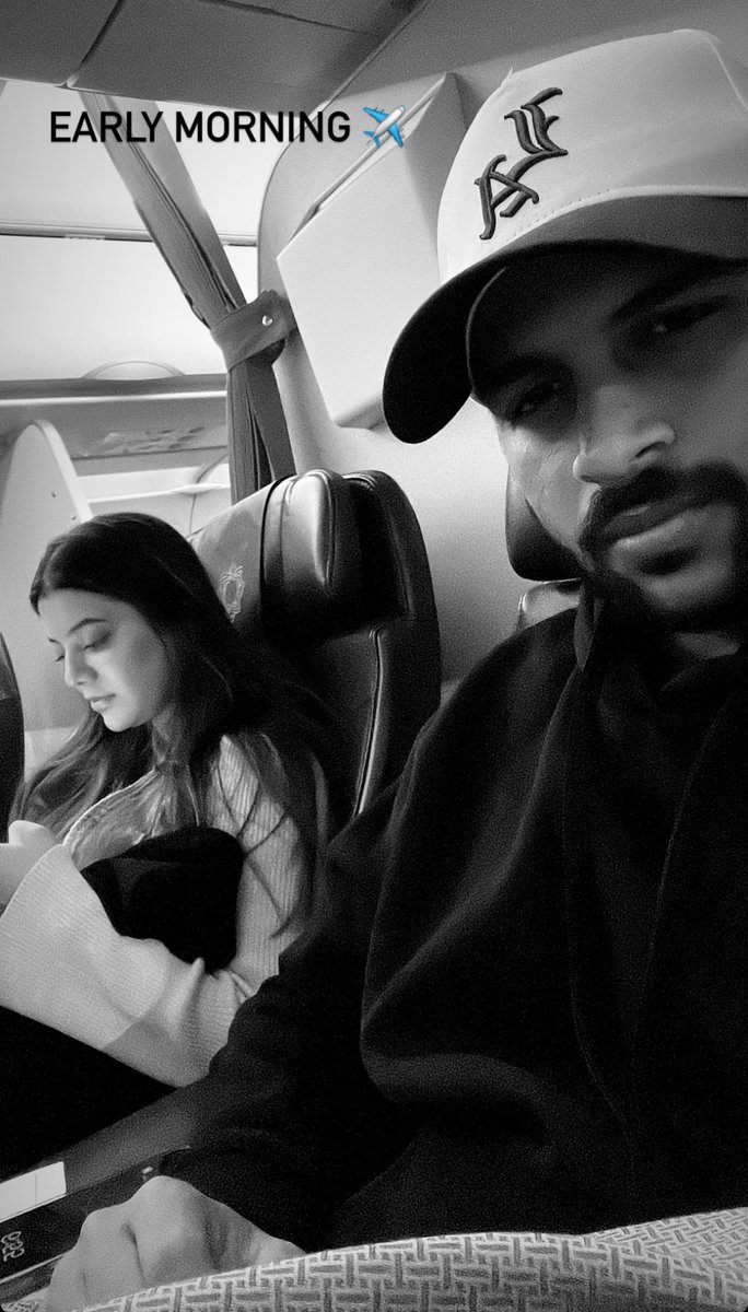 Don_Shardul's tweet photo. Good morning ❤️✈️

#ShardulThakur #ST54 #LordThakur https://t.co/CpcvG6W55x