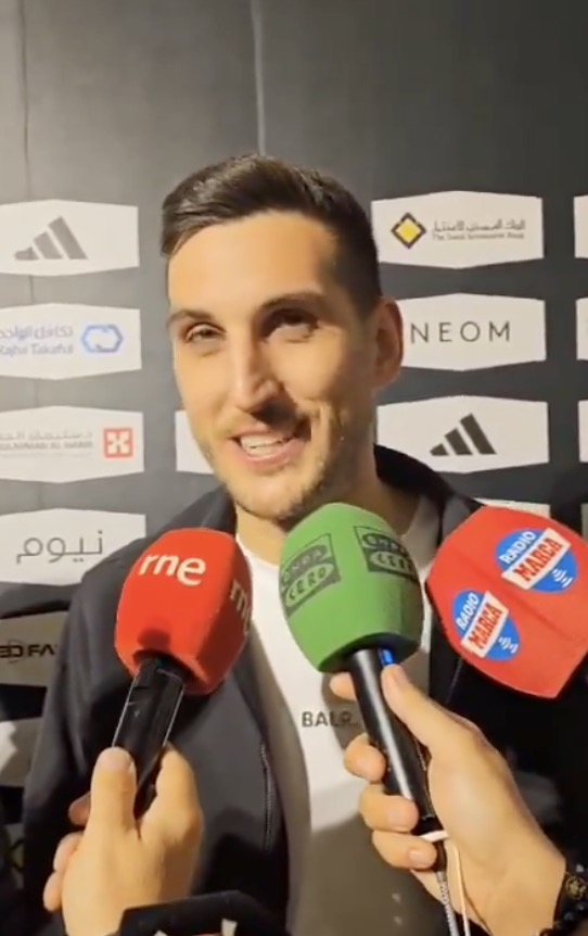 BarcaUniversal's tweet image. ❗️Sergio Herrera (Osasuna goalkeeper): "This competition is clearly designed for Barça or Madrid to win. It's obvious, they are the teams that generate the most money. Whoever disagrees does not watch football."