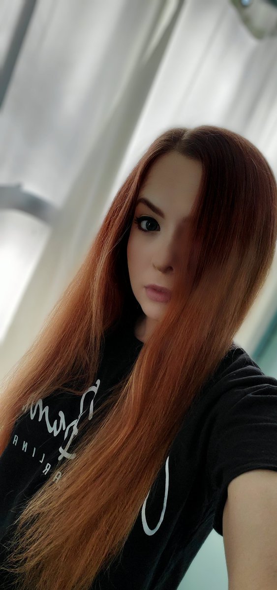 itsmeSaraTheG's tweet photo. I'm sick - let's stay in and play video games 🥺👉👈 https://t.co/YzfsycIL87