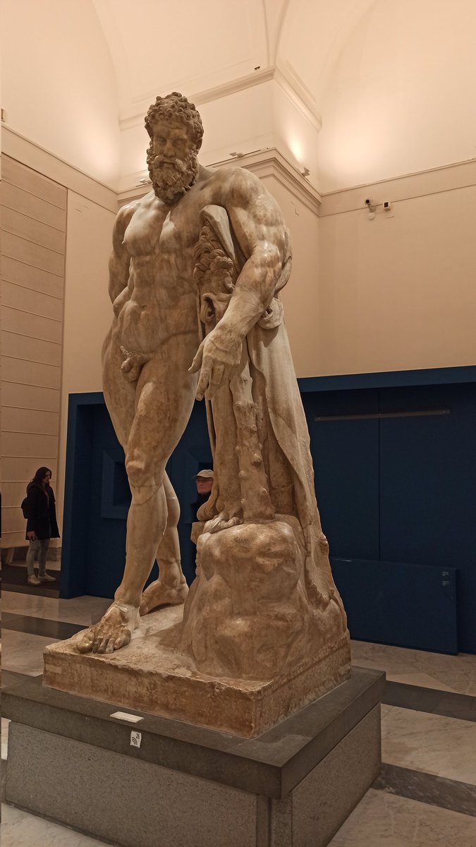 WillSLP's tweet photo. Beccate sta pagnotta 
#ercole #museum #napoli #statua #statue #art #arte #bellapete https://t.co/bDwEn3Ujj6