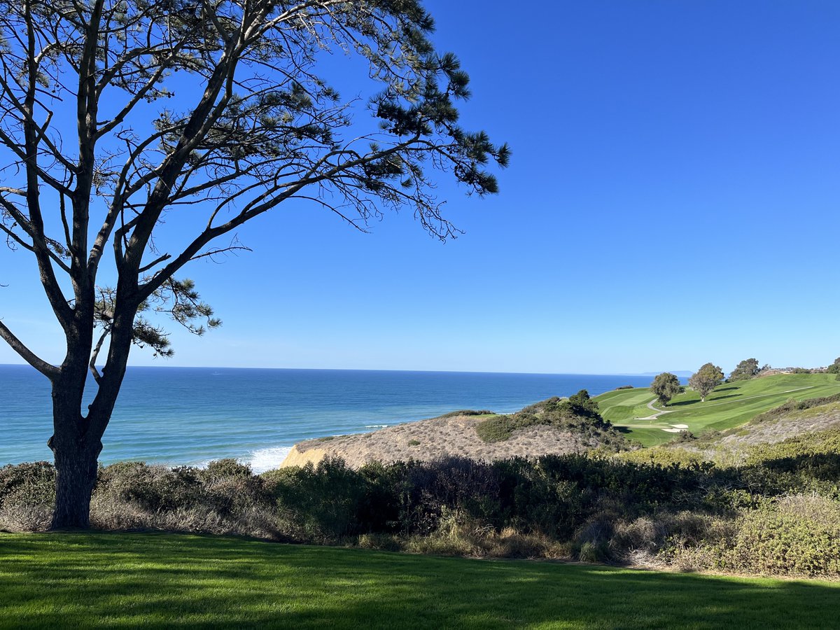 BlakeArthur24's tweet photo. Media Day for the @FarmersInsOpen, which follows next week's @theamexgolf in our desert and is part of the West Coast swing on @PGATOUR. What a treat to be at Torrey. It's such a beautiful piece of property and the course is in awesome shape. @KESQ @michaelblockpga @GolfTorrey https://t.co/jkusrIhBJu