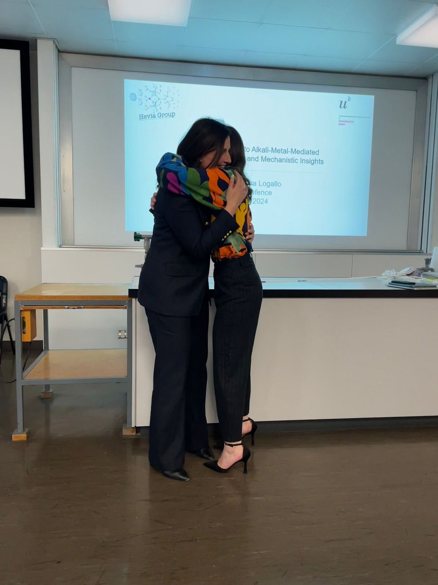 EvaHeviaGroup's tweet photo. Congratulations @Ale_and_Co_ on a fantastic #PhD defence! We are so proud of you and how much you have accomplished!💪🍾Thanks so much @CamposGroup and @albrecht_lab for being part of the committee @DCBPunibern #cobalt #DrLogallo https://t.co/0cZ8NI8SBN