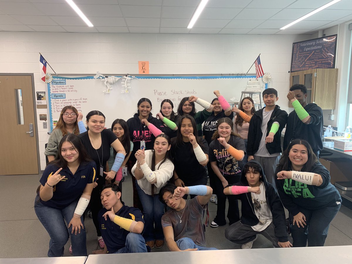 Alief CTE Vet Science tweet media