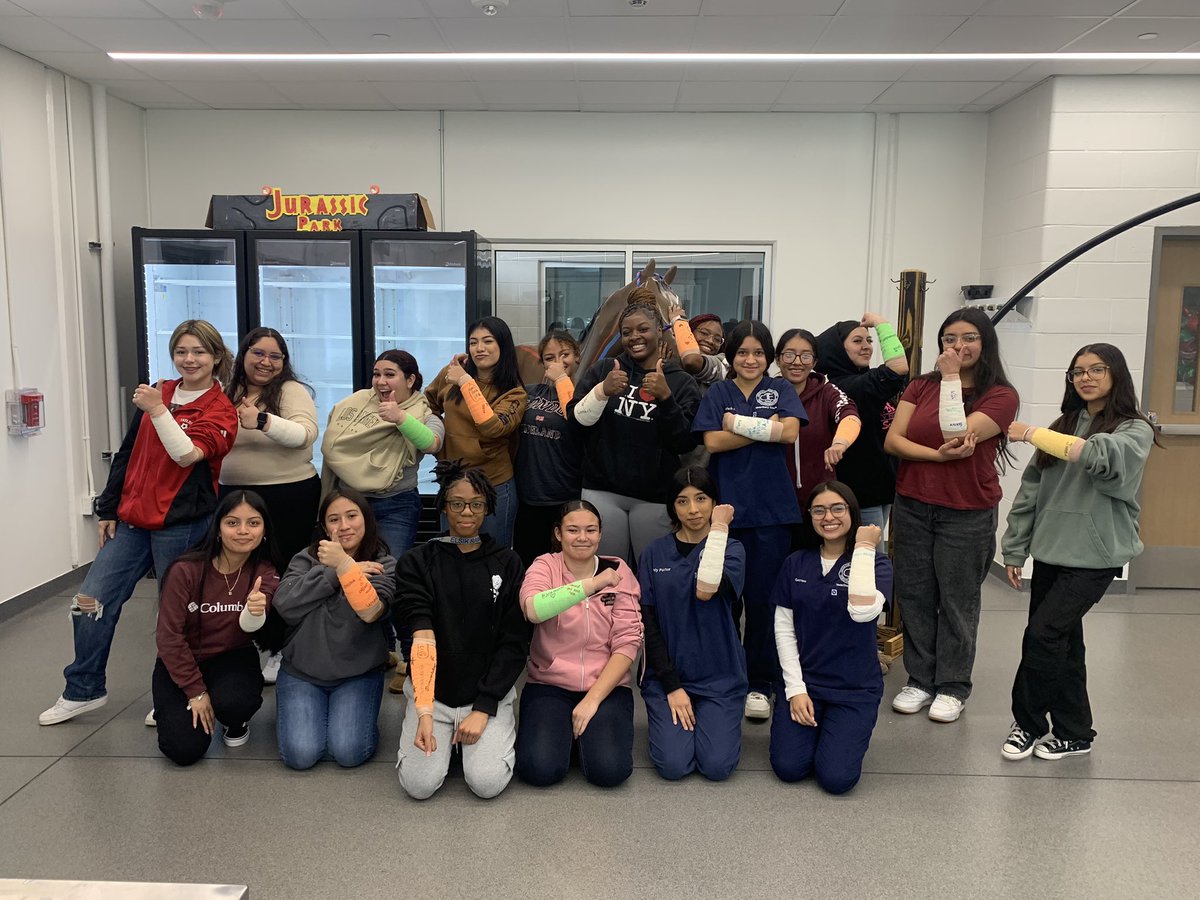 Alief CTE Vet Science tweet media