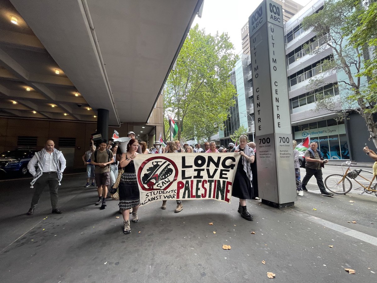 Lively action outside ABC yesterday demanding staff should have the right to name Israel’s war crimes without facing threats from management, after Antoinette Lattouf was shamefully sacked from ABC radio. Union contingents from PSA and NTEU showing support for the staff inside.