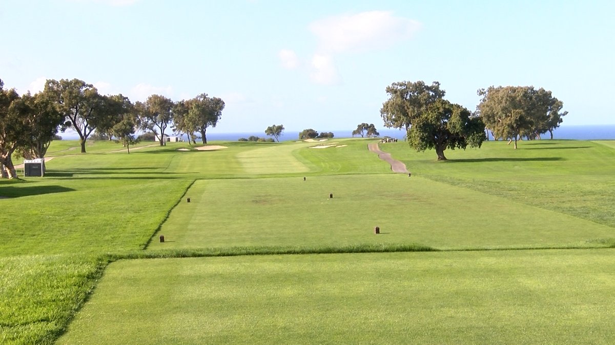 BlakeArthur24's tweet photo. Media Day for the @FarmersInsOpen, which follows next week's @theamexgolf in our desert and is part of the West Coast swing on @PGATOUR. What a treat to be at Torrey. It's such a beautiful piece of property and the course is in awesome shape. @KESQ @michaelblockpga @GolfTorrey https://t.co/jkusrIhBJu