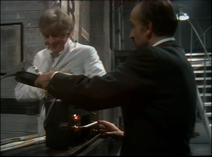 DWUDatabase's tweet photo. I always like it when the Doctor and Master work together. It helps elevate this whole sequence from the Doctor throwing a a hoop over a box #DoctorWho #MindofEvil https://t.co/CVs3JviBhm
