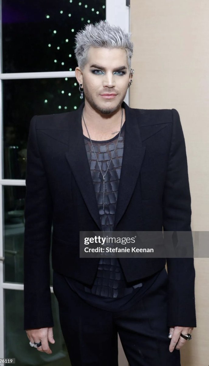 GlambertCircus's tweet photo. ✨“And all the girls in the club wanna know
Where did all their pretty boys go?” ✨ #surefirewinners #fye #adamlambert #glambert https://t.co/yuedj1n5Xp