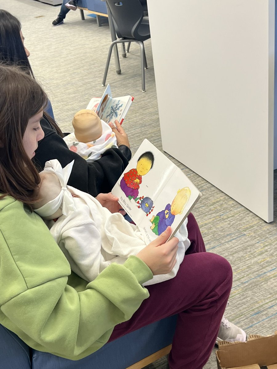 Straus Library tweet media