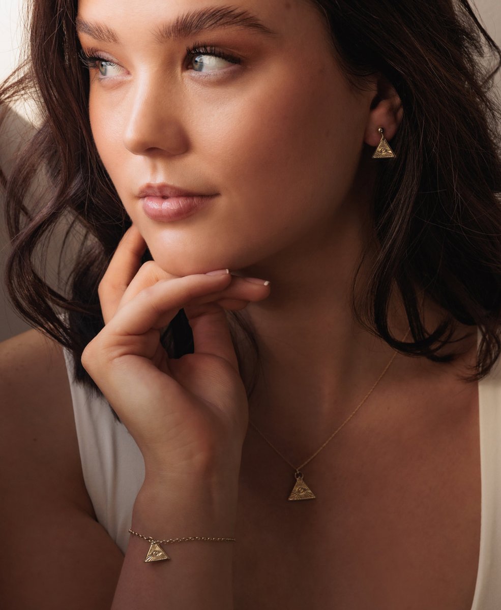 AMearsStudio's tweet image. Im excited to exhibit @showcaseireland soon! I will be launching my new jewellery collections, inspired by &amp;amp; 100% hand made in the west of Ireland☘️ 
Supported by @DCCIreland @Entirl, @Loc_Enterprise. 21st to 23rd January, 2024 @TheRDS #ShowcaseIreland #showcase2024 #madelocal