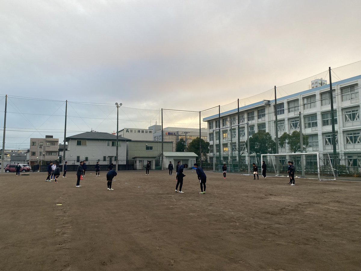 ncfc284's tweet photo. 2024.1.11
【仲間へのリスペクト】
　トレーニングで、今まで以上に守備の強度を求めています。自然と球際でのぶつかり合いが増えます。相手からボールを奪いに行くものの、ファールになることも増えます。そんな時こそ、相手へのリスペクトが必要です。仲間を尊重しつつも、全力でバトルする。
#尊重 https://t.co/c9VoxLz1mM