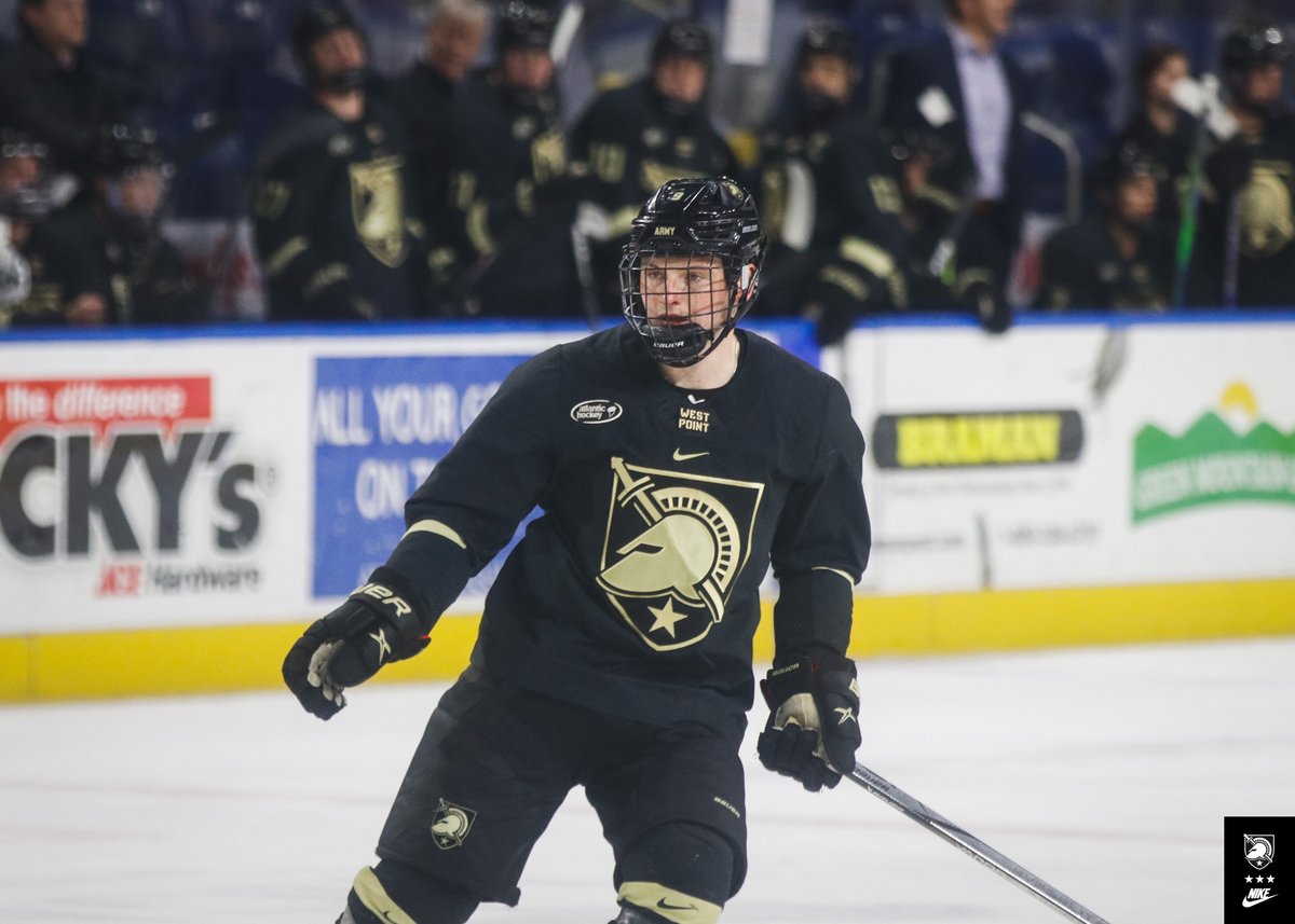 ArmyWP_Hockey's tweet photo. 🤔

#GoArmy https://t.co/UhqD38zCwz