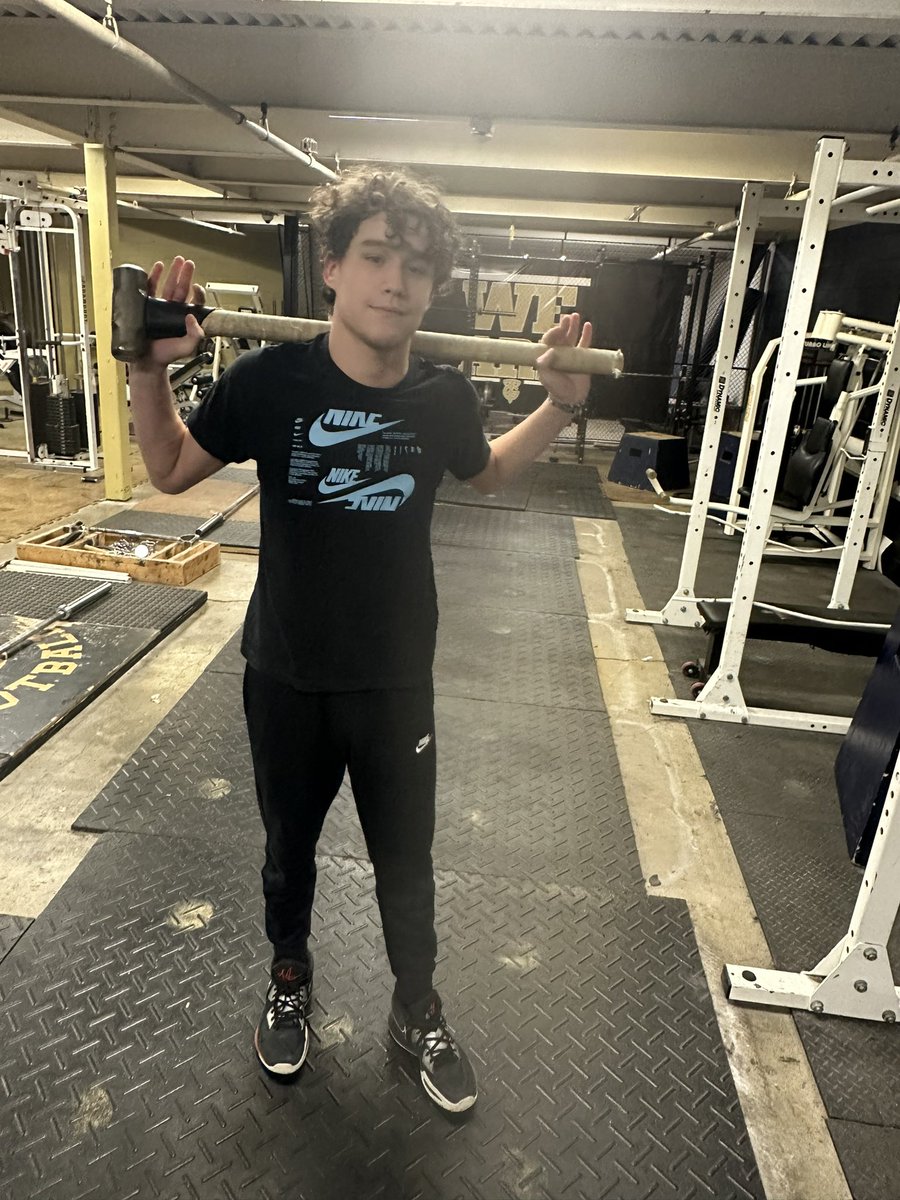 Coach_Pitts74's tweet photo. 🔨🔨🚨🚨Lifter of the week for week 1:

2025 Colvin Tsurui
QB/CB
6’2 165
@ColvinTsurui2 

Colvin is a 4 year player that we all had the pleasure to see him grow as a person/player. He’s showing he’s ready to lead Taylor back on the winning track! Keep it up Colvin! Go Griffins!! https://t.co/inscjiPMPj