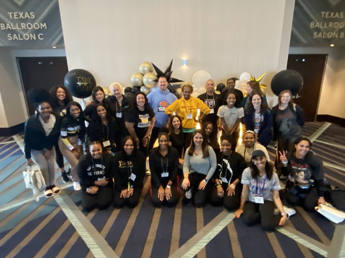 SK_HISD_Dance's tweet photo. Celebrating dance, taking workshops at Texas Dance Educators convention, sharing knowledge, growing our dance community! @TeamHISD @HisdAcademics @HISDInnovation @HISDChoice #hisdstrong #HISDdanceeducation @TDEAdancers https://t.co/C1AVAd7hM9