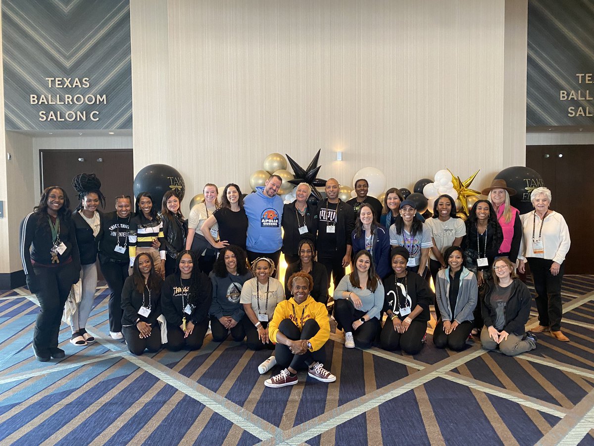 SK_HISD_Dance's tweet photo. Celebrating dance, taking workshops at Texas Dance Educators convention, sharing knowledge, growing our dance community! @TeamHISD @HisdAcademics @HISDInnovation @HISDChoice #hisdstrong #HISDdanceeducation @TDEAdancers https://t.co/C1AVAd7hM9