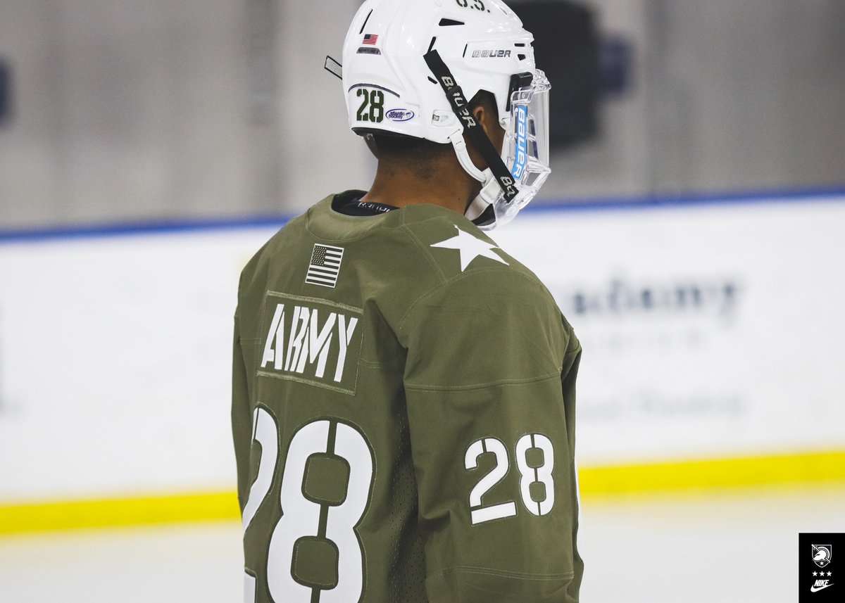 ArmyWP_Hockey's tweet photo. 🤔

#GoArmy https://t.co/UhqD38zCwz