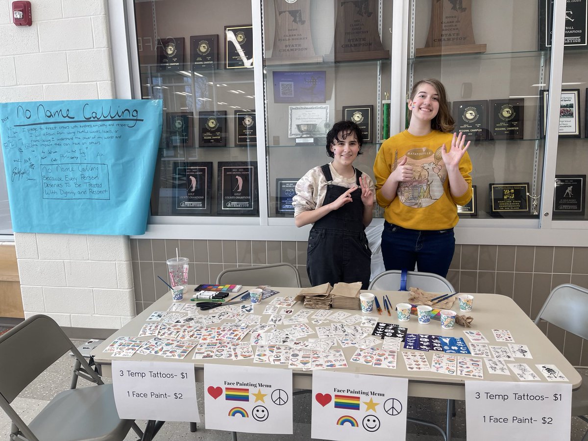 CroftonHigh's tweet photo. βWow, this is powerful!β
Today, CrHS students began signing a pledge to promote kindness and empathy by practicing #nonamecalling next week and beyond!
Many thanks to our #GSA for spearheading this initiative!
#Nonamecallingweek 2024
#CardinalCulture
#AACPSfamily https://t.co/o0e2fQWp9Y