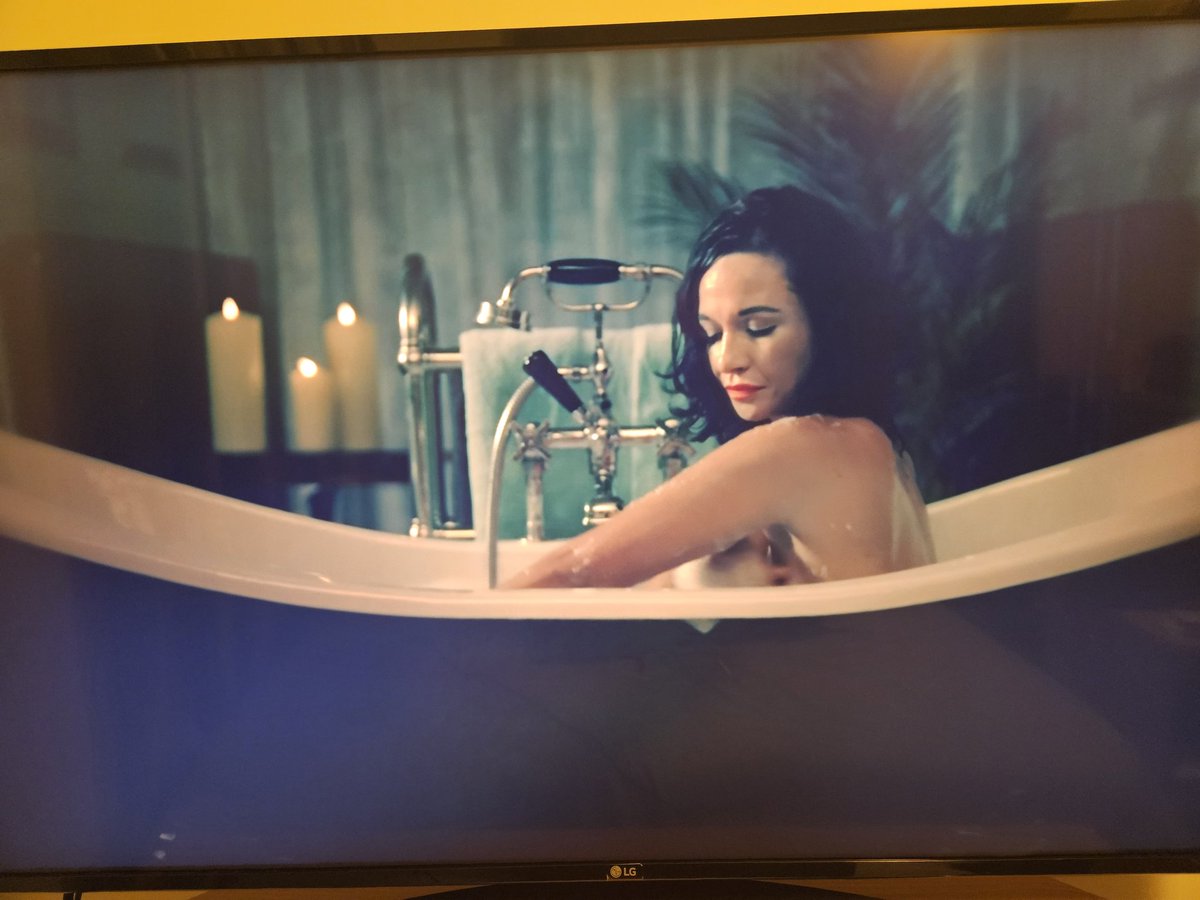 The Traitors producers:

"So Diane, nice &amp; simple, if you can just read a book for us, thanks"

"Tracey, if you can just literally hold a crystal, superb"

"Charlotte... if you can just get naked &amp; soap yourself up in a bathtub, that would be totally normal &amp; not pervy at all..."
