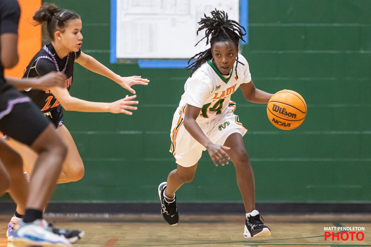 bymattpendleton's tweet photo. #FourFrames from the Eastside Rams vs PK Yonge girls varsity basketball game in Gainesville, FL.
📸 for @GainesvilleSun
@RowdyEHSRams @PKYBasketball #sports #basketball #preps https://t.co/sIdEPHTcV3