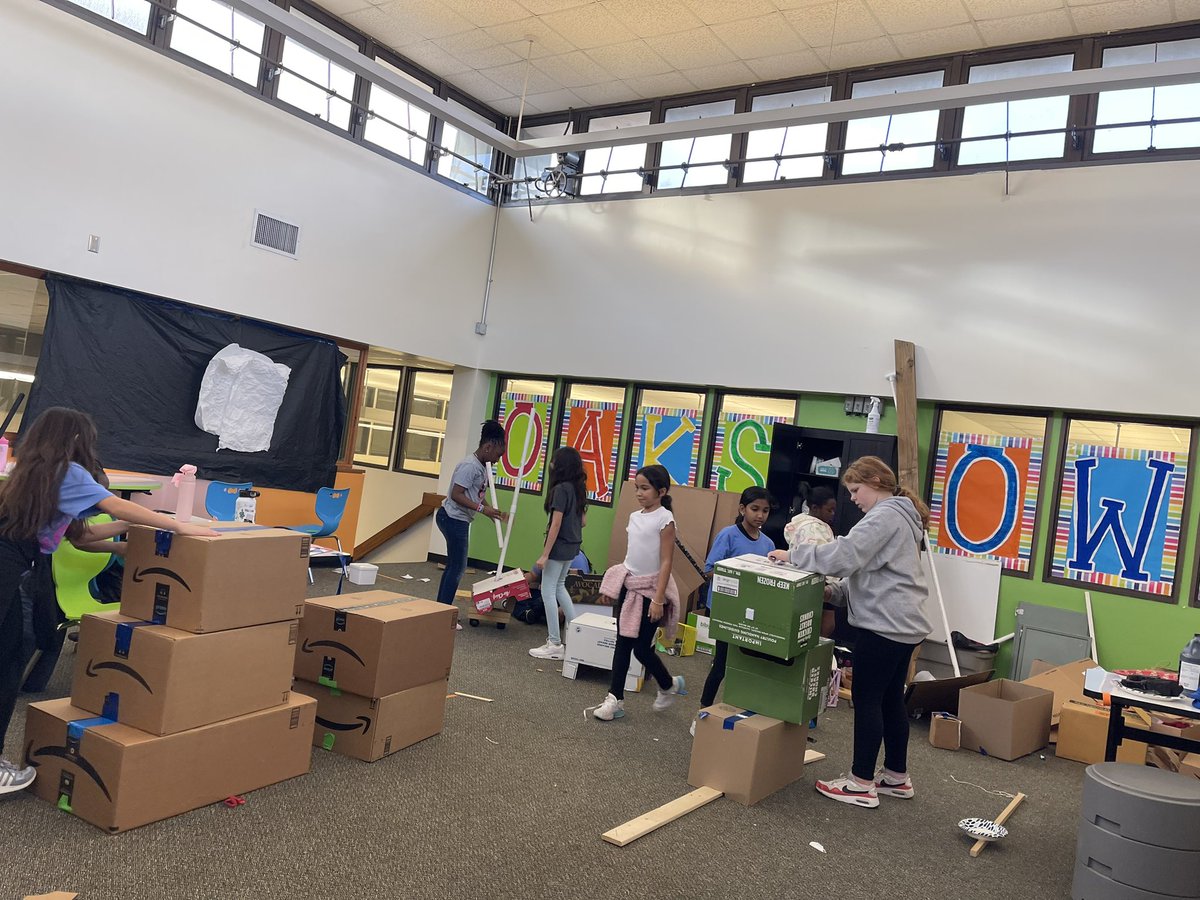 OaksDi's tweet photo. To some, this looks like chaos, to #diteammanagers this looks like heaven. So excited to see their creations coming to life! @IDODI @nhtxdi @HumbleISD_OE #letthemcreate https://t.co/c58ki27iCI