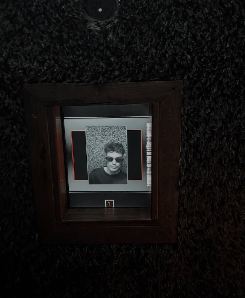 𝓢AMUEL — pause. (@kllly0ut0try) on Twitter photo 