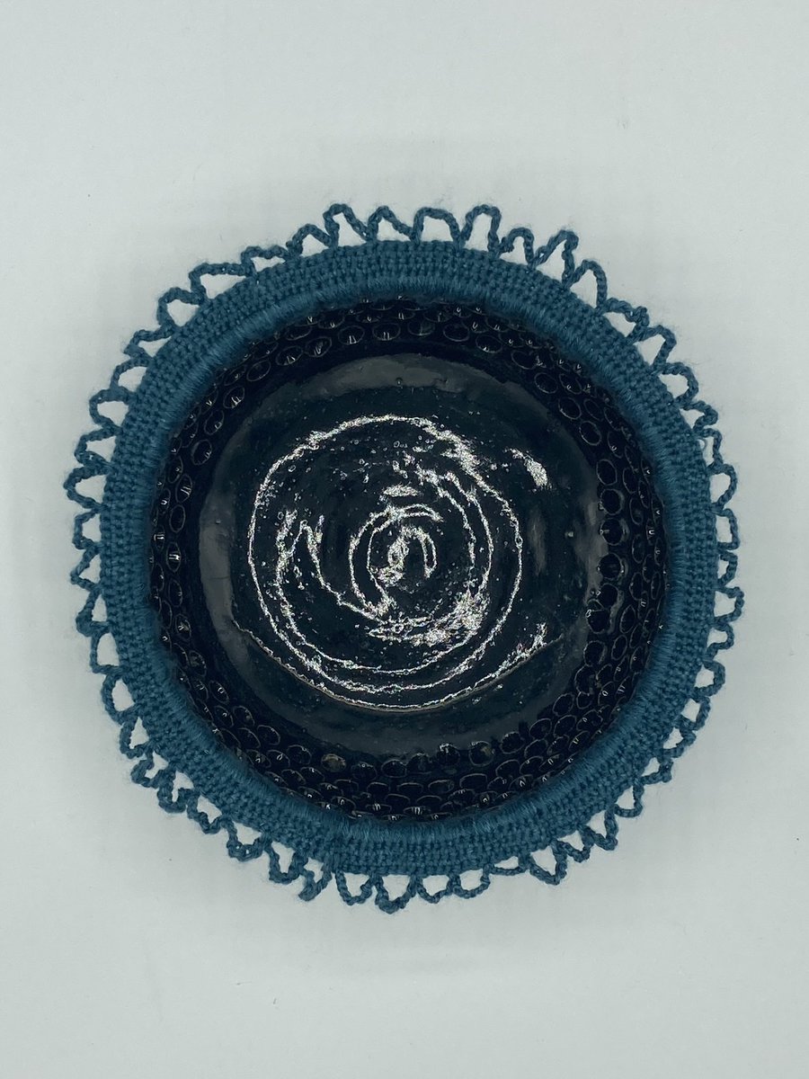 3d_mhs's tweet photo. Some work just is yummy! This one is also fun to play with moving the fringe up or down. Anna always does a great job! 👏🏽
#ap3d #ceramics #mixedmedia #crochet #arteducation #fultonartstrong @artsfcs @JonesBC_MHS @dpbrown99 https://t.co/ukP7Jc81uY