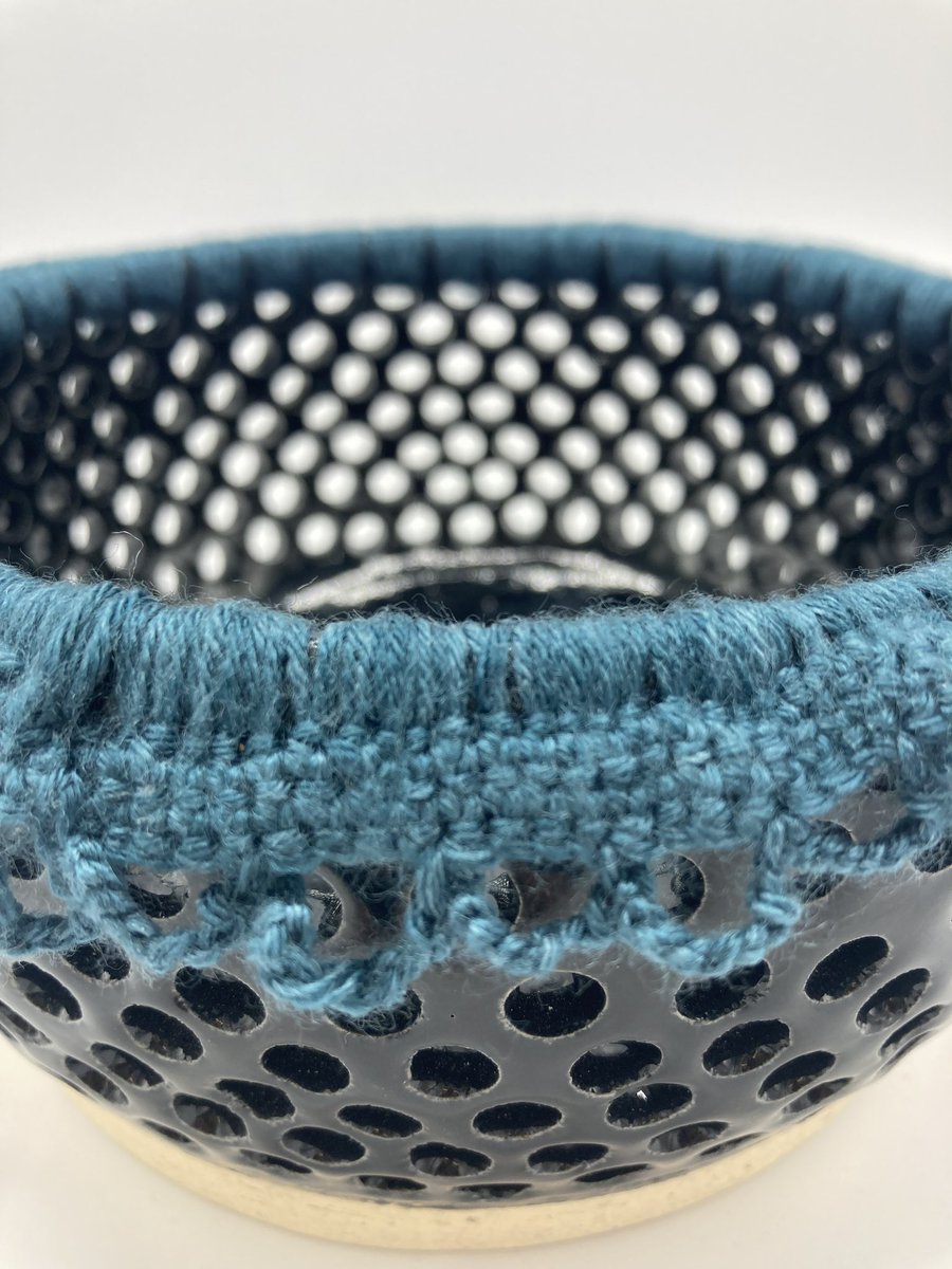 3d_mhs's tweet photo. Some work just is yummy! This one is also fun to play with moving the fringe up or down. Anna always does a great job! 👏🏽
#ap3d #ceramics #mixedmedia #crochet #arteducation #fultonartstrong @artsfcs @JonesBC_MHS @dpbrown99 https://t.co/ukP7Jc81uY