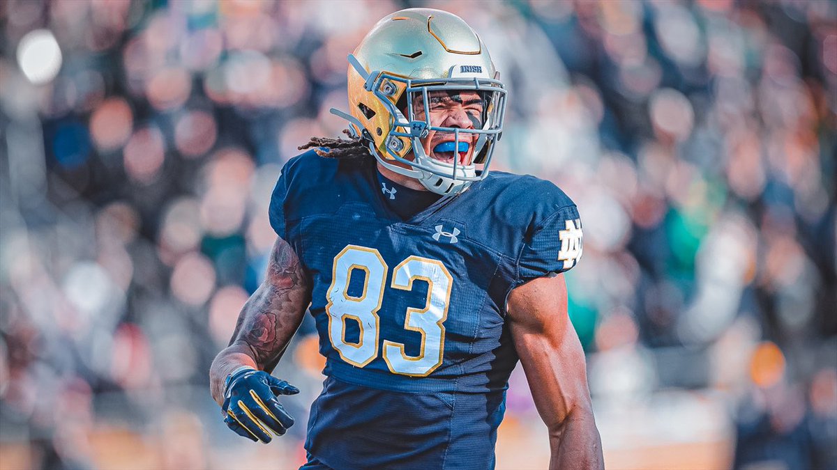 Extremely blessed and thankful to receiver an offer from Notre Dame 🍀 All Glory to God !! Im grateful 🙏🏾 @CoachCamp01 @r_crusco7 @dpfootball @coachdrebrown