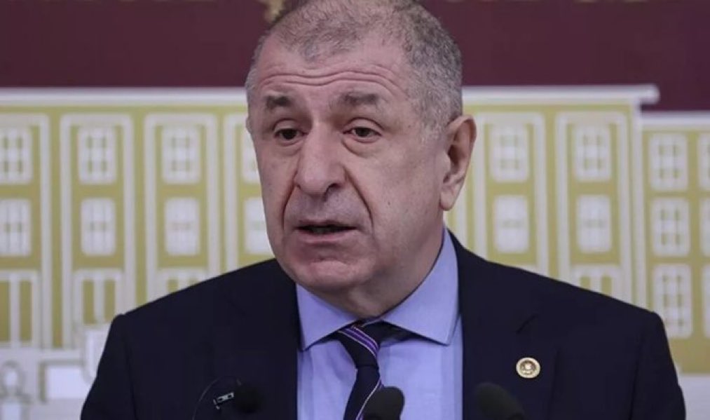 pusholder's tweet photo. Ümit Özdağ: “‘Esad’la nasıl görüşeceksin?’ diyorlar. Sen Sisi’yle nasıl görüştüysen öyle görüşeceğim.

‘Esad’ın eli kan kokuyor’ diyorlar. Öcalan’ın eli kolonya mı kokuyordu?” https://t.co/gfuPH61CLg