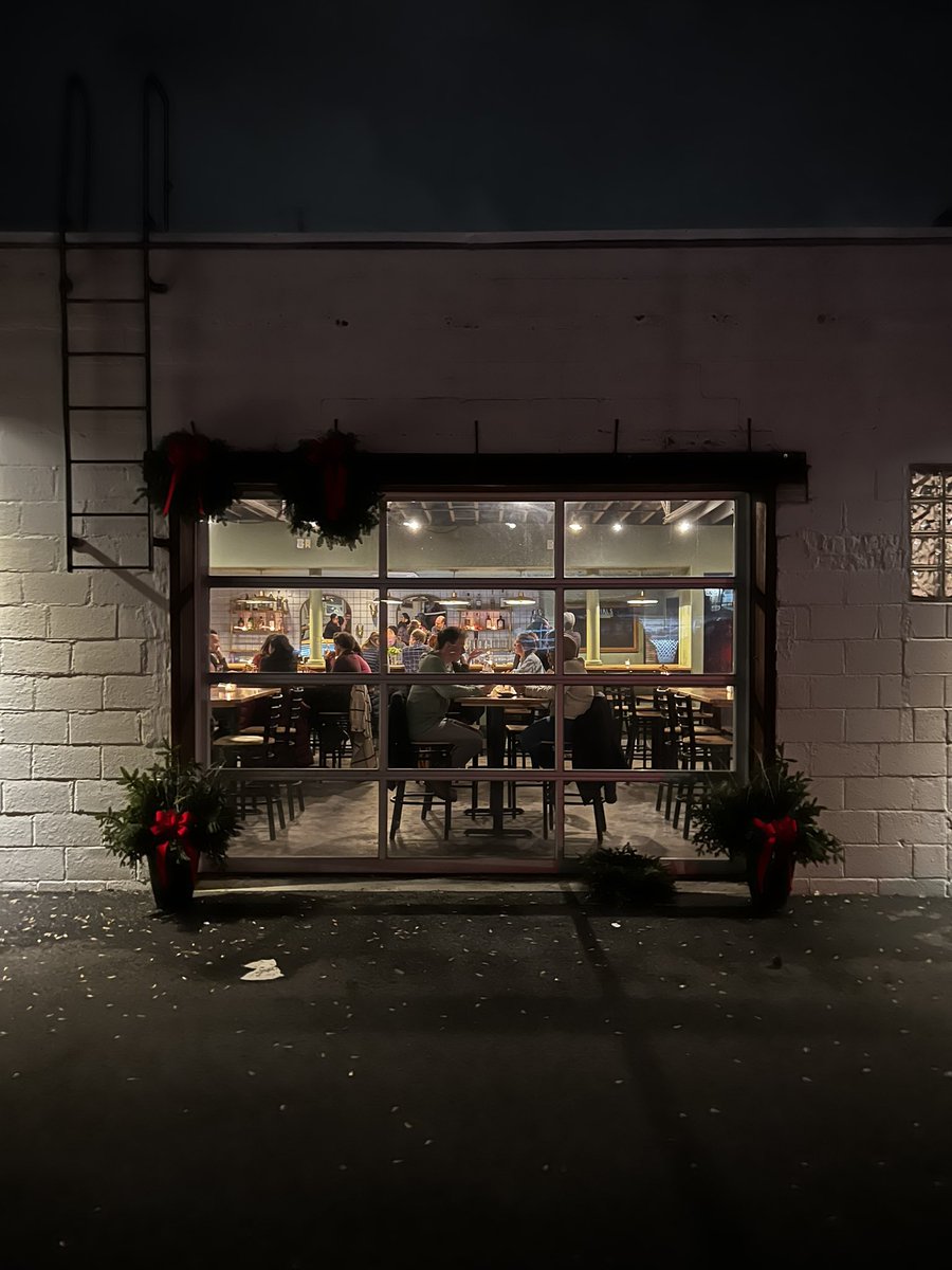 aroundalbany's tweet photo. Take a peek around Finn’s in Troy 👀

The casual, cool ambience is inviting and designed for neighborhood residents to gather around to catch up and enjoy an incredible lineup of cocktails, unique small plates and main dishes.

#troyny #aroundtroy #upstateny #aroundalbany https://t.co/flNQGVdxnq